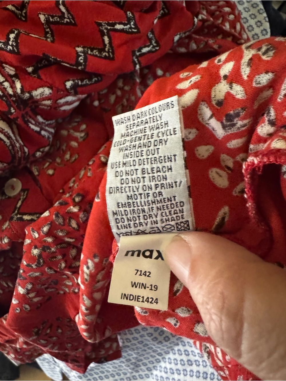 Max Red Patterned Button-Front Mini Dress - Picture 9 of 10
